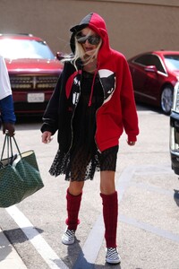 tori-spelling-at-dancing-with-the-stars-rehearsal-studio-in-los-angeles-09-20-2024-2.jpg