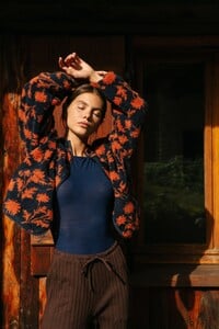 yse-maille-veste-douce-aventure-imprime-olga10.jpg