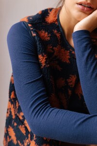 yse-maille-veste-sans-manches-douce-aventure-imprime-olga4.jpg