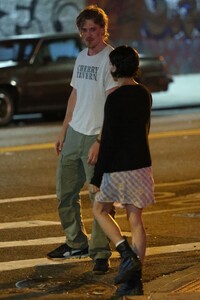 zoe-kravitz-and-austin-butler-film-night-scene-for-caught-stealing-in-new-york-10-03-2024-1.jpg