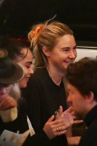 zoe-kravitz-and-shailene-woodley-out-for-dinner-at-buvette-in-new-york-10-22-2024-2.jpg