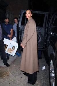 zoe-saldana-arrives-at-emilia-perez-screening-at-vista-theater-in-los-angeles-11-12-2024-0.jpg