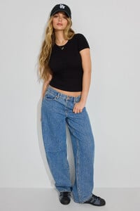 100096429_06V_alt1_1920x2880.thumb.jpg.083c7dd296353f6792b142def7ddd026.jpg