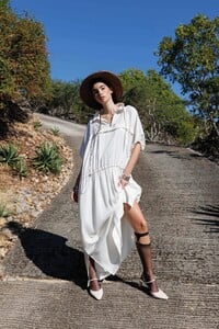 1710760382-jnsn-edito-evasion_pedestre-camellia_menard-etienne_jeanson-cindy_mello-vanessa_chala_cardona-bri_anne_smith-024a2849.jpg