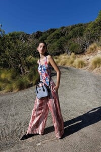 1710762422-jnsn-edito-evasion_pedestre-camellia_menard-etienne_jeanson-cindy_mello-vanessa_chala_cardona-bri_anne_smith-024a2454.jpg