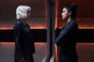 1_04_TELL_HER_EVERYTHING_STILLS_28129.jpg