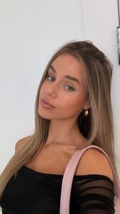 [2024.11.30] haileygrice_468972646_1086968563226875_7800249077937286279_n.jpg