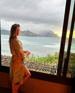 [2024.12.01] alessandraambrosio_468840579_18475064158000670_4029036960961948426_n.jpg