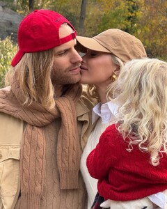 [2024.12.02] hoskelsa_469108714_1624340075183172_3296254104161315218_n.jpg