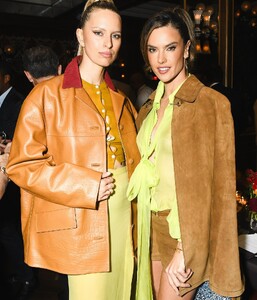 [2024.12.04] alessandraambrosio_469256995_18475627672000670_1335794262351969723_n.jpg