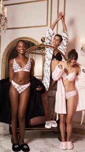 [2024.12.04] victoriassecret_1C47CF56F57E7F2ABA9792376891FF85_video_dashinit06.jpg