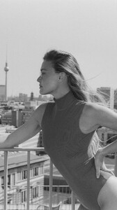 [2024.12.05] carolinalemkeberlin.il_469296736_8959307847441961_9222578240184150960_n.jpg