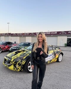 [2024.12.05] lindsaymariebrewer_468902705_1111238000583018_2436641799320474812_n.jpg