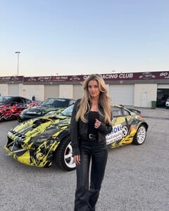 [2024.12.05] lindsaymariebrewer_469503810_1311684826669175_3587334356872563414_n.jpg
