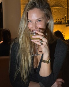[2024.12.08] barrefaeli_469719296_973144927957069_6054907130201730024_n.jpg