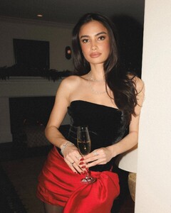 [2024.12.11] kelseymerritt_469717815_889304109990926_7754036344726463677_n.jpg
