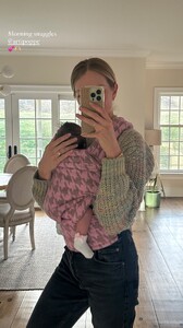 [2024.12.18] lindsellingson_470988636_1525384157954793_8384146917116850622_n.jpg