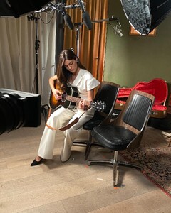 [2024.12.19] monicabarbaro_470903066_478360215276994_1508526108143019158_n.jpg