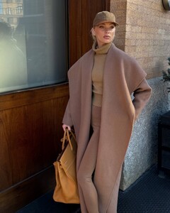 [2024.12.20] hoskelsa_470899922_1775400099961071_1125269281885900504_n.jpg
