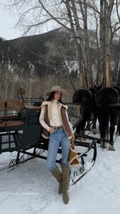 [2024.12.20] kelseymerritt_471300888_1627537568182922_2421673190299213879_n.jpg