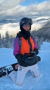 [2024.12.20] rachelc00k_470899640_1651657462454109_4123909686405118695_n.jpg