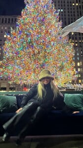 [2024.12.21] livvydunne_471430172_1109920043509254_1806335126479370813_n.jpg