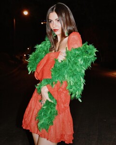 [2024.12.23] victoriajustice_470988097_18567232423006824_3104594869846404542_n.jpg