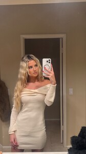 [2024.12.24] lindsaymariebrewer_470956642_572057402415521_5912670431542740574_n.jpg