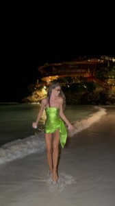 2024_12.25izabelgoulart_AQOe2.thumb.jpg.88ef263fc5b3efcd0192a4806ce88c4d.jpg