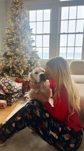 [2024.12.25] livvydunne_471726358_1289362745740716_2586288756015777252_n.jpg