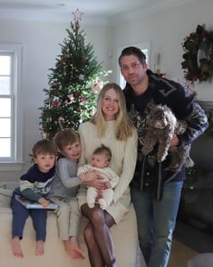 [2024.12.27] lindsellingson_471790125_9244695875583169_5701901237029056376_n.jpg