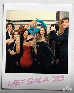 3x08-Met-Gala-Stills-01.jpg