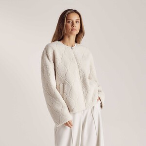4CreamEmbossedBorgJacket.thumb.jpg.b5747826fbdf4a39fec3a31df0f4eb25.jpg