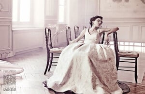 5-LANGLEY_FOX_HEMINGWAY_VOGUE_ITALIA_SEPTEMBER_2014_MICHEL_COMTE-1.thumb.jpg.389bb75ca627c2478c56016dd4b40879.jpg