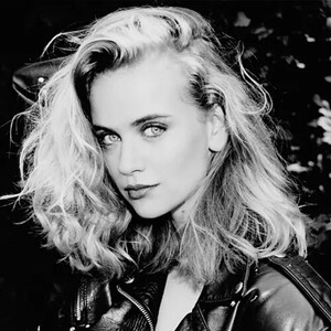 500full-daphne-deckers.jpg
