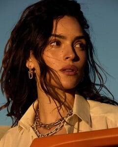 541046884_ar-2.jpg