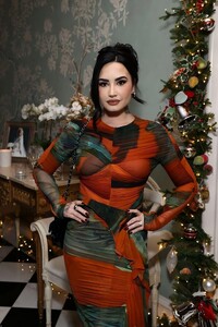 542746609_demi-2.jpg