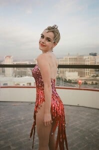 543852357_lastshowgirl-1.jpg