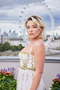 548198370_florence_pugh_001.jpg