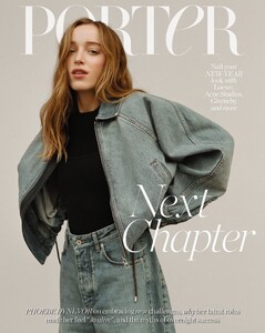 548620353_phoebe_dynevor_010.jpg