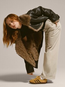 548620362_phoebe_dynevor_002.jpg