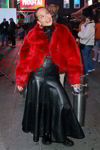 548876166_image0004.jpg