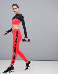 9752470-1-red.jpg