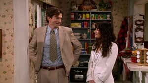 AMK-TVShows-That90sShow-Stills-001.jpg