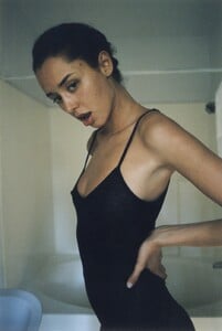 Bella-Contact-Sheet20240724_13174546_0073-Edit.jpg