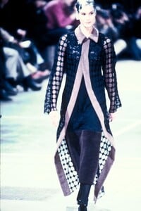 CommedesGarcons1993WomenRTW3.thumb.jpg.8fc74bf229dec8d3ab174058f989e91d.jpg