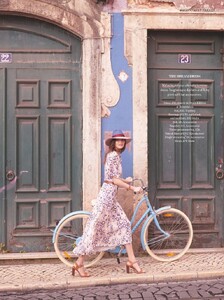 Fashion_Woman_Summer_2015_UK_0054.thumb.jpg.8788cbeb04887d8b799d24d3fb26a42f.jpg