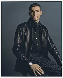GQ-Japan200201FORMAL_WEAR-RALPH_LAUREN20011001-2-thumb-autox600-308.thumb.jpg.533e39dae8736d054ef12ca6eff1b43e.jpg