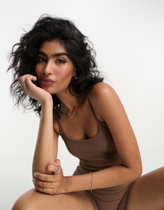 Giovanna Pinho ASOS DESIGN 204343727-4.jpg