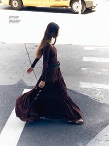 HarpersBazaarArabia_Janeiro2024_CindyMello_phVictorDemarchelier_04.jpg